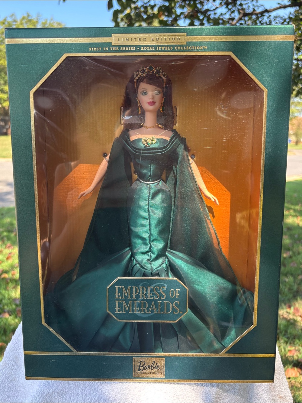 Empress of Emeralds Barbie Limited Edition NRFB Swarovski #25680